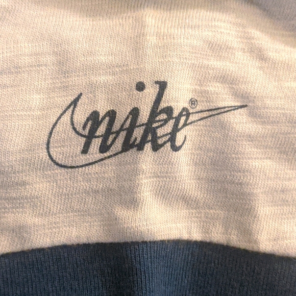 Nike Women's Tee with graphic - Picture 5 of 6